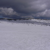 Blick zur Schneegrubenbaude im Mai 2008